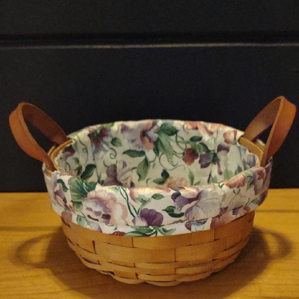 Vintage 1998 Longaberger Round 21" Wicker Basket with Floral Lining and Handles